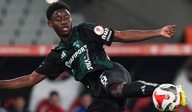 Aşk uğruna Süper Lig ekibini terk etti