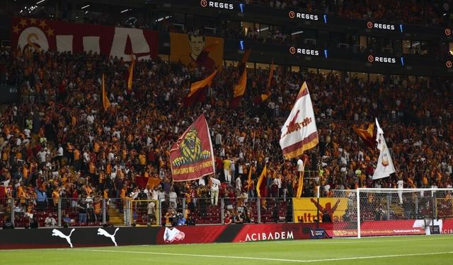 Galatasaray taraftarı yönetimi istifaya davet etti