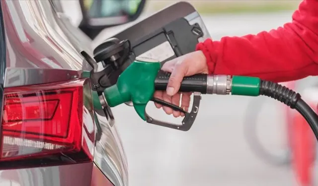 Akaryakıtta tabela değişti! Motorin 100 lirayı geçti