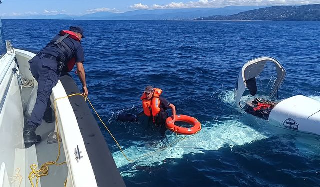Rize açıklarında uçak denize acil iniş yaptı