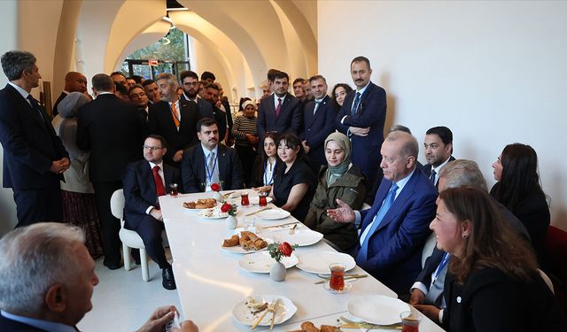 Erdoğan, New York'ta Türk pastanesini ziyaret etti