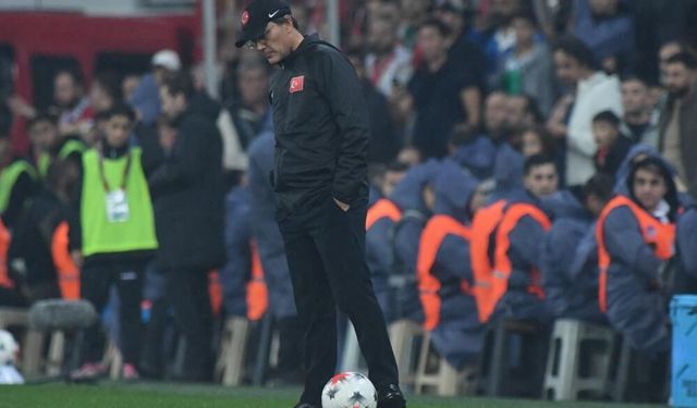 İtalya yenilgisi sonrası Vincenzo Montella istifa etti mi?