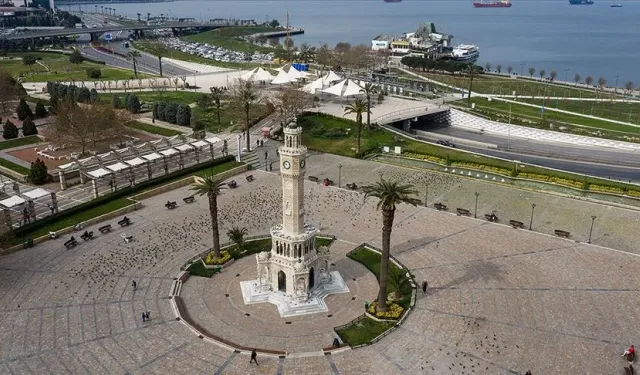 Eski İzmir Büyükşehir Belediye Başkanı hayatını kaybetti
