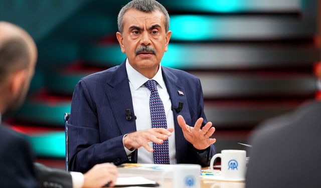 Bakan Tekin açıkladı: Ara tatil kalkıyor mu?