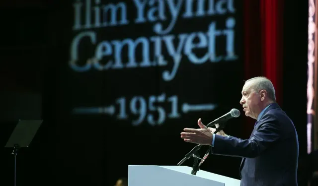 Cumhurbaşkanı Erdoğan: Tekno-oligarkların hedef kitlesini gençlerimiz oluşturuyor!