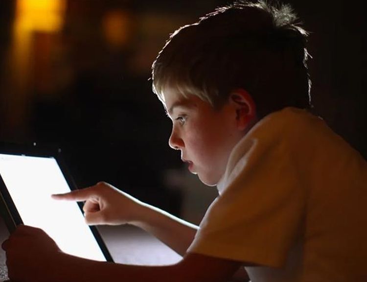 16 yaş altına artık yasak! Yürürlüğe girdi