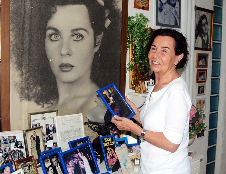 Usta oyuncu mezarı başında anıldı!