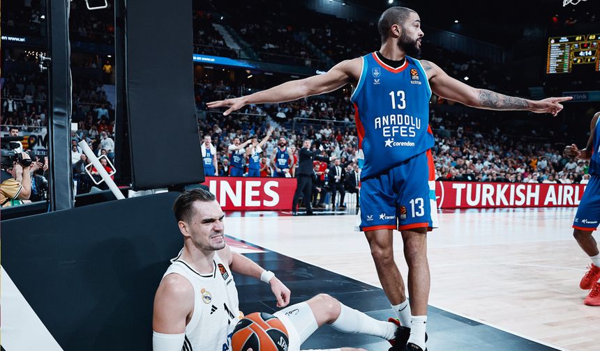 Anadolu Efes, Real Madrid'i Deplasmanından Galip Döndü