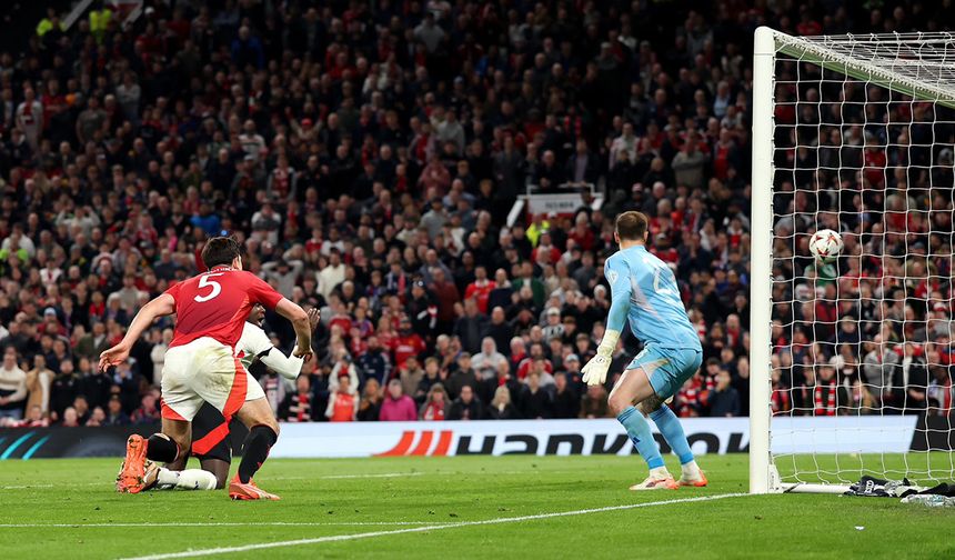 9 gollü çılgın maç Manchester United'ın