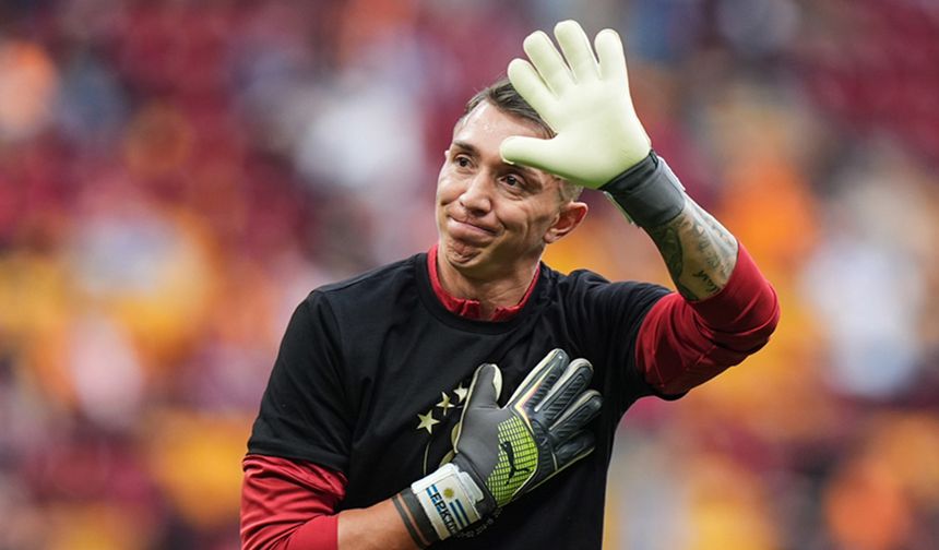 Fernando Muslera herkesi atlatarak ayrıldı