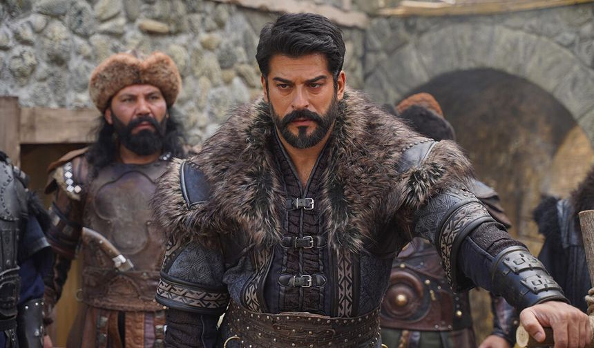 Burak Özçivit kardeşinin düğününe katılmadı