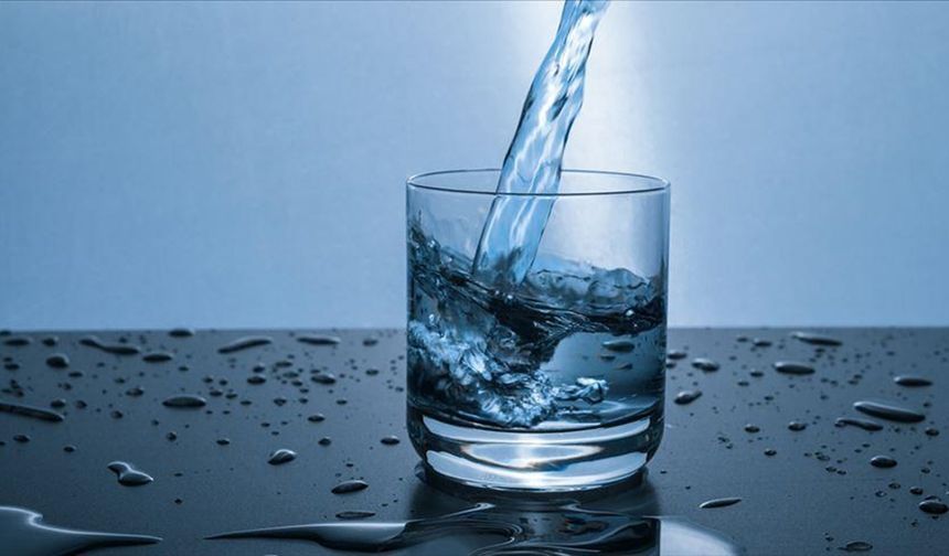 Su içmek için susamayı beklemeyin! Uzmanlar hastalık risklerini sıraladı
