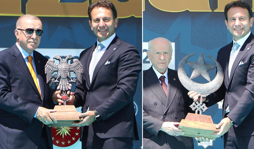 Malazgirt’te Erdoğan ve Bahçeli’ye anlamlı hediye