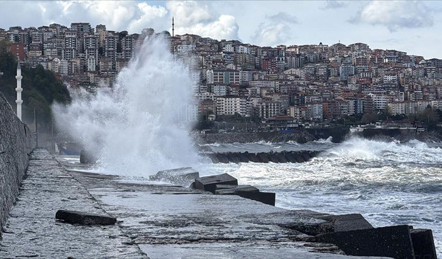 Meteoroloji ve AKOM'dan İstanbul'a uyarı! Kuvvetli rüzgara dikkat