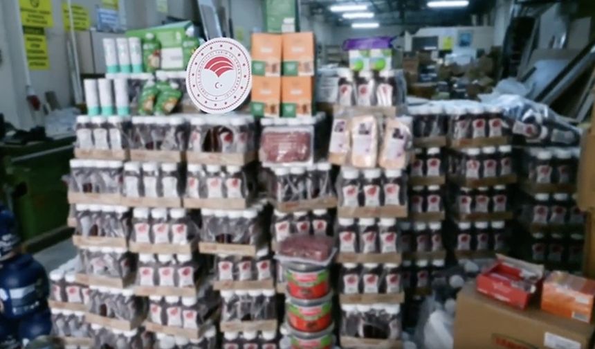 Bakan Yumaklı açıkladı! Tarihi geçmiş 30 ton gıda ele geçirildi