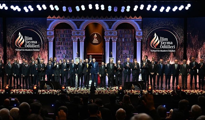İlim Yayma Ödülleri sahiplerini buldu