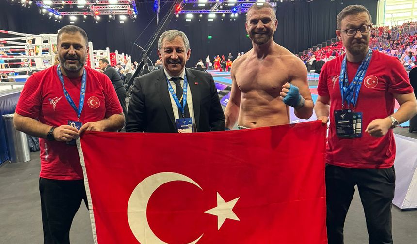 Milli kick boksçu dünya şampiyonu oldu