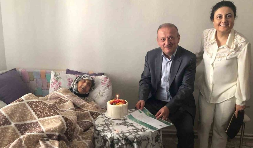 2 padişah, 12 cumhurbaşkanı ve 27 başbakan gördü! Asırlık çınar hayatını kaybetti