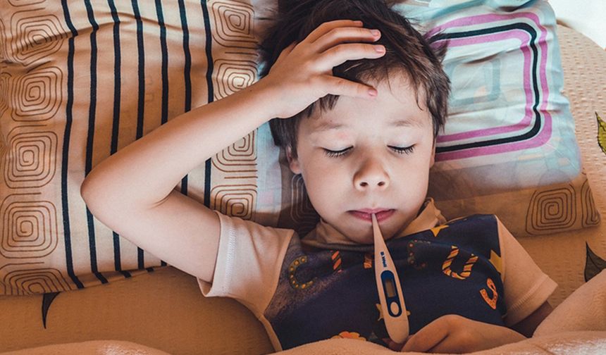 Çocuklarda bu belirtilere dikkat! Uzmanından virüs uyarısı