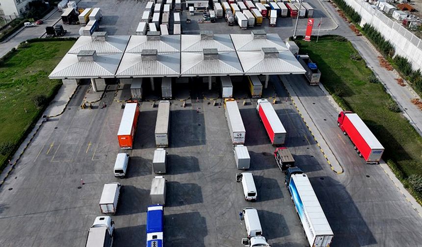 Ticaret Bakanlığı duyurdu! Yunanistan’daki grev Türkiye sınırını kilitledi