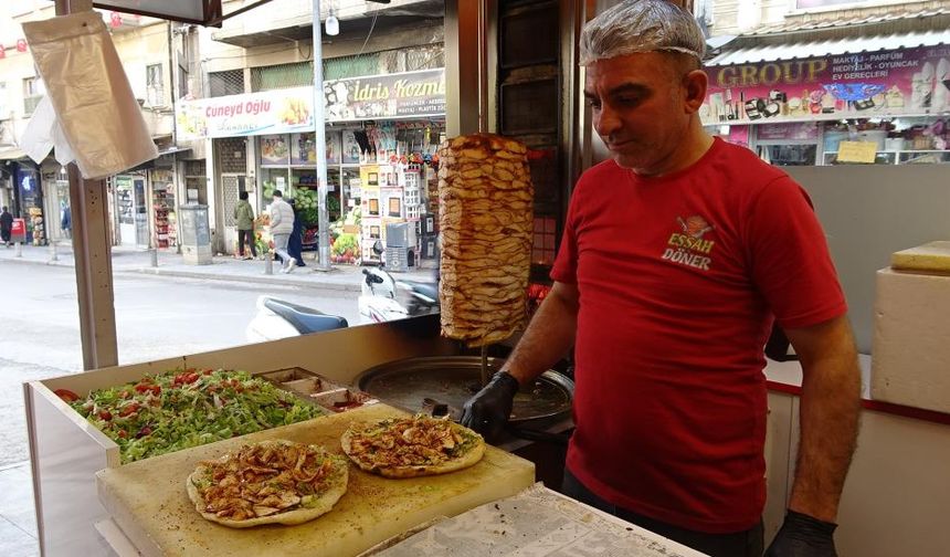 Bu esnafı gören şaşıp kalıyor! 35 TL'ye döner satıyor