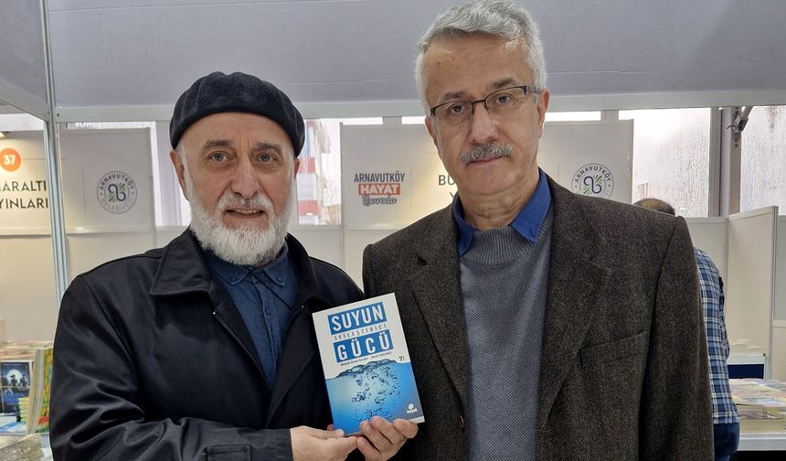 Dr. Recai Yahyaoğlu Arnavutköy Kitap Fuarı'nda okurları ve hastalarıyla buluştu