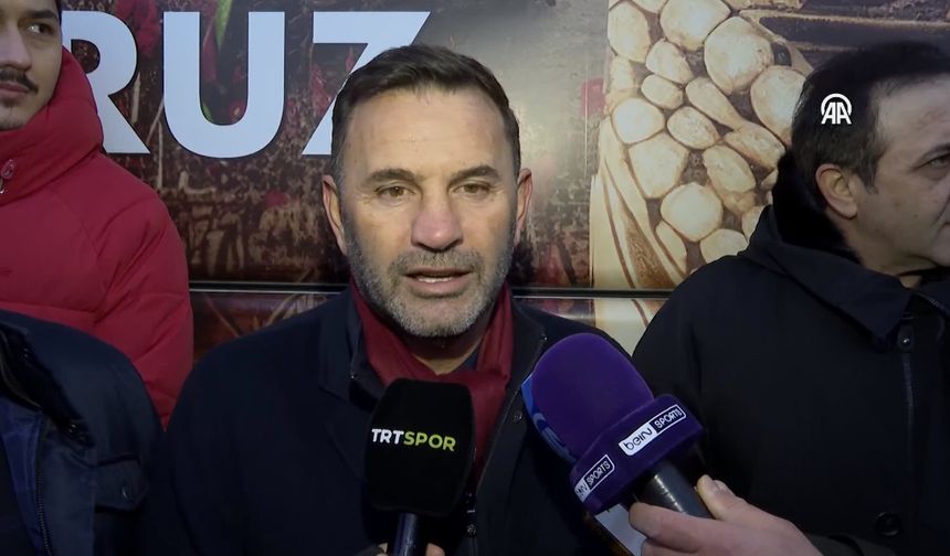 Okan Buruk Filistin için Galata Köprüsü'ne gitti