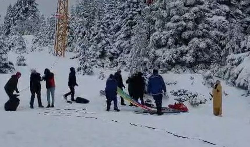Uludağ'da tatilciler metrelerce yükseklikte mahsur kaldı!