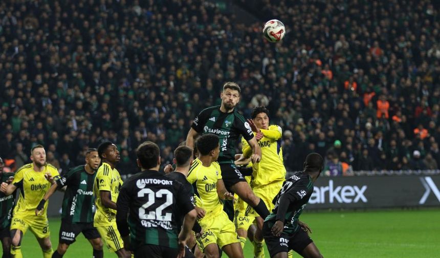 Fenerbahçe Galatasaray'ın ensesinde! Süper Lig 20. Hafta Puan Durumu