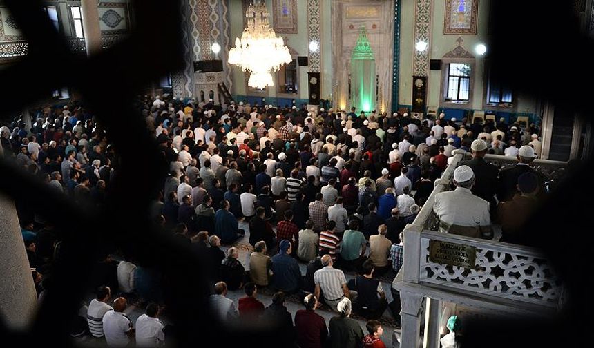 Akşam ezanı kaçta okunuyor? İstanbul, İzmir ve Ankara akşam ezanı saatleri