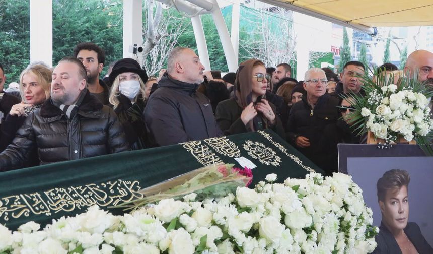 Fatih Ürek son yolculuğuna uğurlandı! Ablası fenalaştı