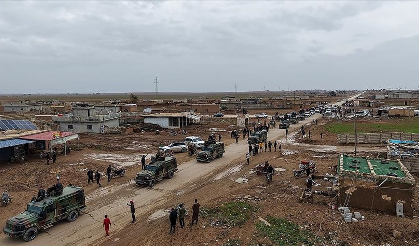 Suriye’de hareketli dakikalar! 20 askeri araçla girdiler