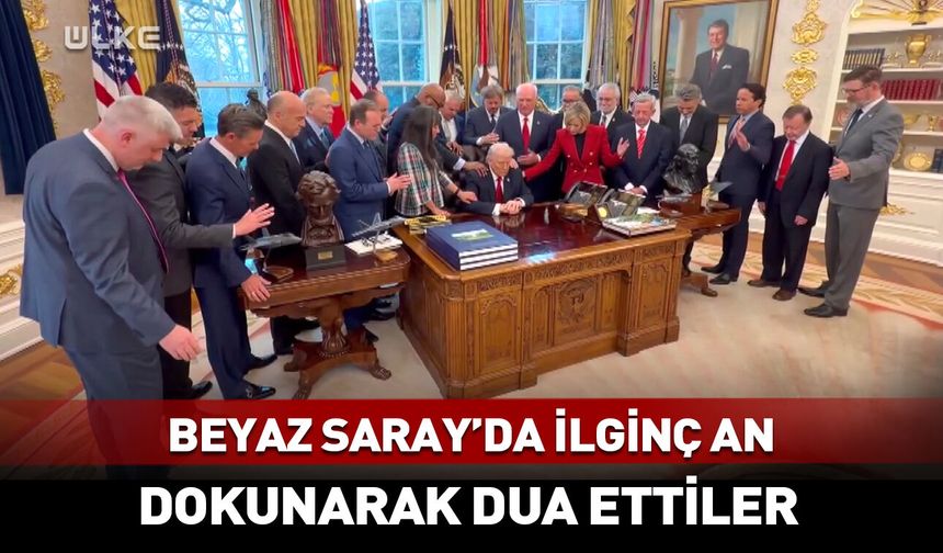 İlginç an! Trump'a dokunarak dua ettiler