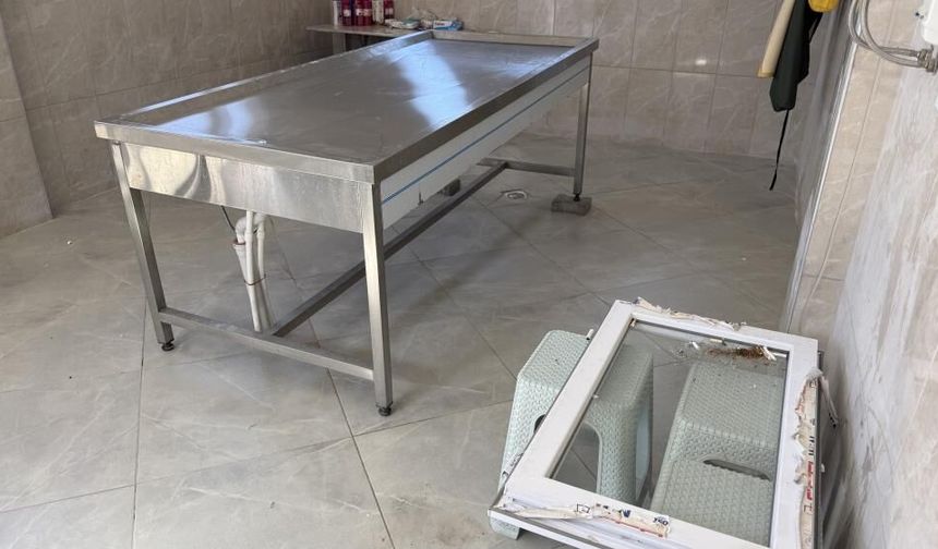 Bu da oldu! Kefen çaldılar