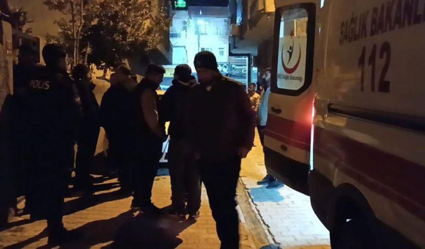 Sahur vakti kan donduran anlar! Genç kız babasına ateş etti