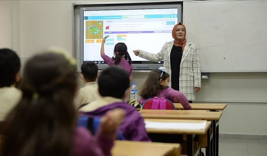 Öğretmen adayları için karar! Ücret, sınav, eğitim, atama...