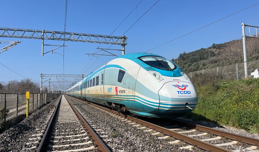 Feci ölüm: Hızlı tren yayaya çarptı! İstanbul yönüne seferler durdu