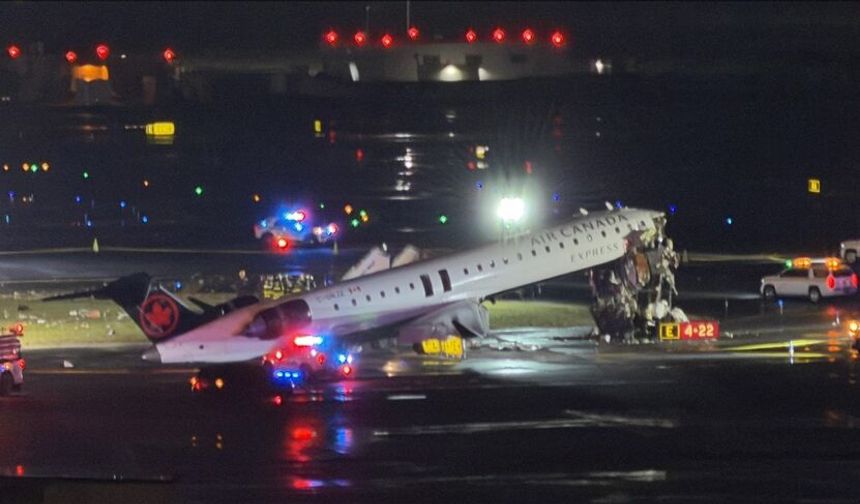 Uçakla itfaiye aracı çarpıştı!