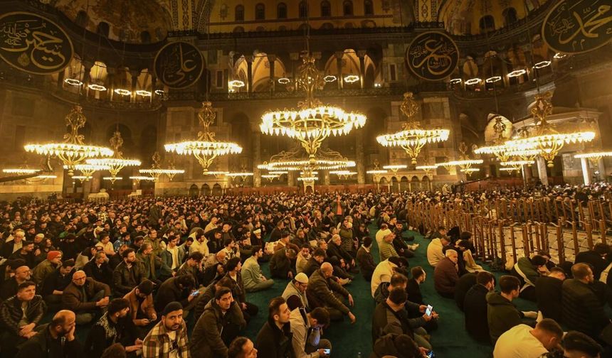 Cuma hutbesinde birlik beraberlik vurgusu! (17 Nisan 2026)