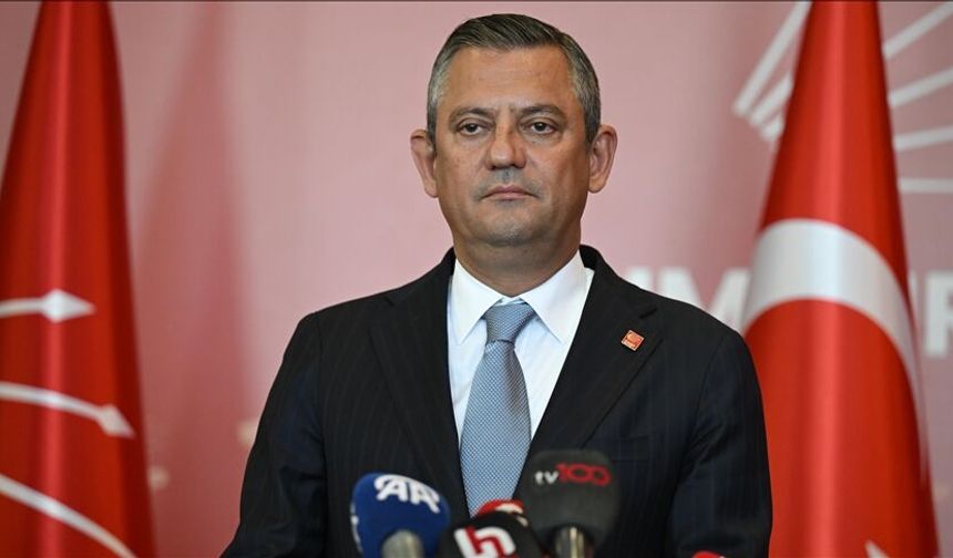 Özgür Özel'in "ismi" tek tek her yerden siliniyor...