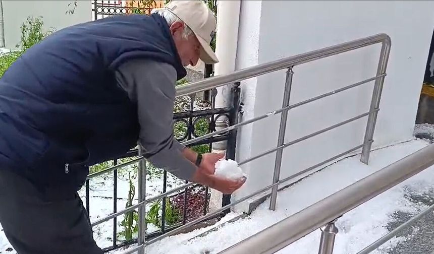 Ankara'da ceviz büyüklüğünde dolu yağdı
