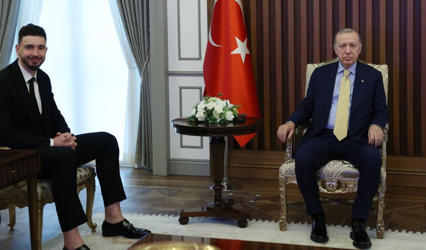 Erdoğan, Alperen Şengün'ü Külliye'de kabul etti
