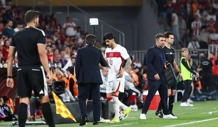 Milli futbolcu hastaneye kaldırıldı! Türkiye-Kuzey Makedonya maçında korkutan sakatlık