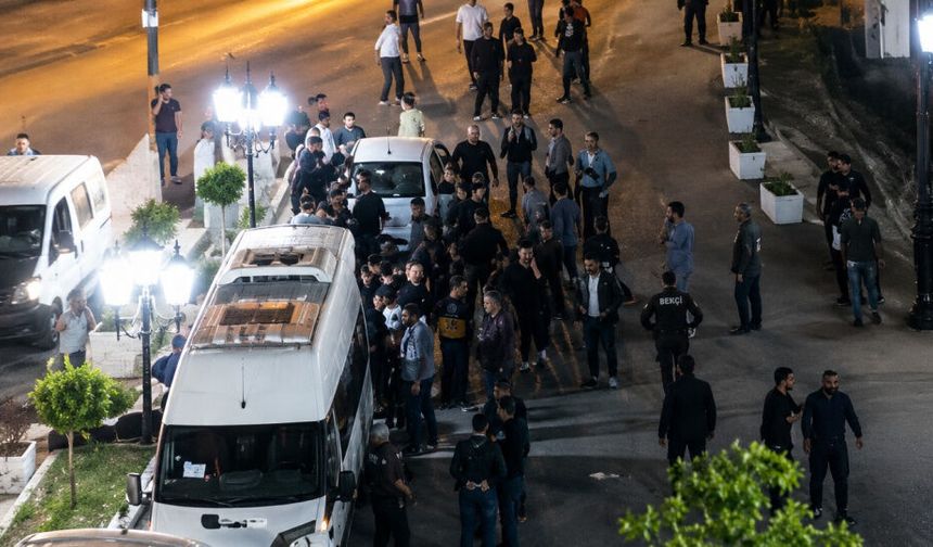 Kına gecesinde bıçaklı sopalı kavga! Çok sayıda yaralı