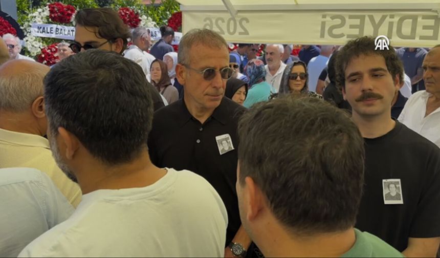 Abdullah Avcı'nın acı günü! Annesini son yolculuğuna uğurladı