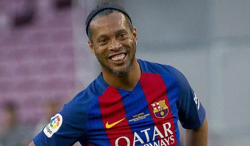 Ronaldinho 46 yaşında sahalara döndü! Yeni takımı İtalya'da...