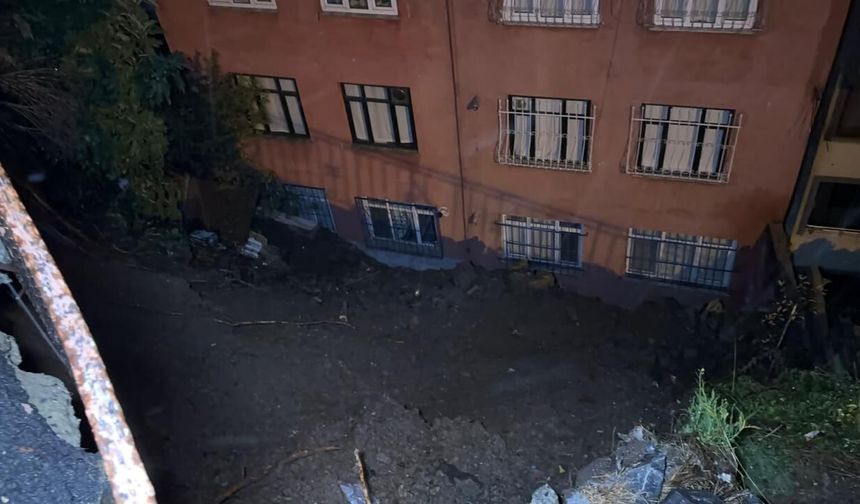 Eyüpsultan’da toprak kayması: 25 kişi tahliye edildi