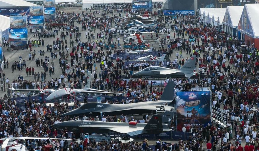 TEKNOFEST'in ilk gününde ziyaretçi akını...