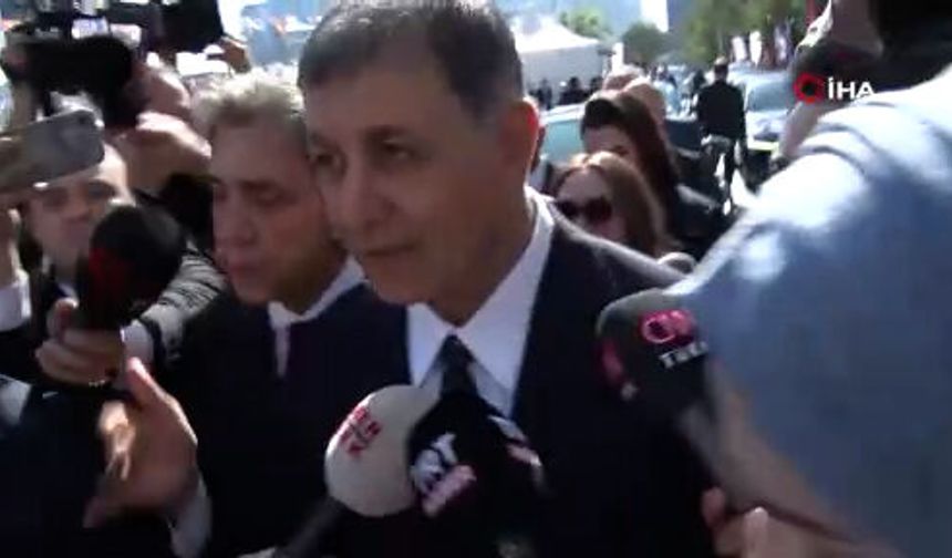AK Parti'ye geçen Cemil Tugay: İzmir'i güzel şeyler bekliyor