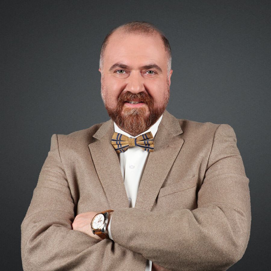 BİZ KİMİZ